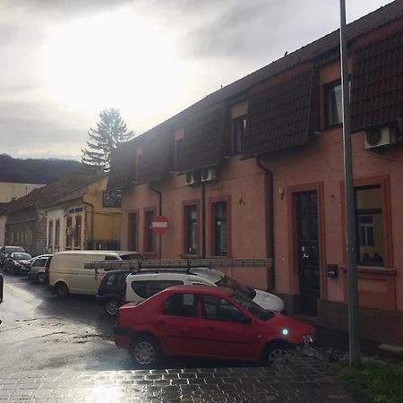 Отель Casa Pino Брашов Экстерьер фото