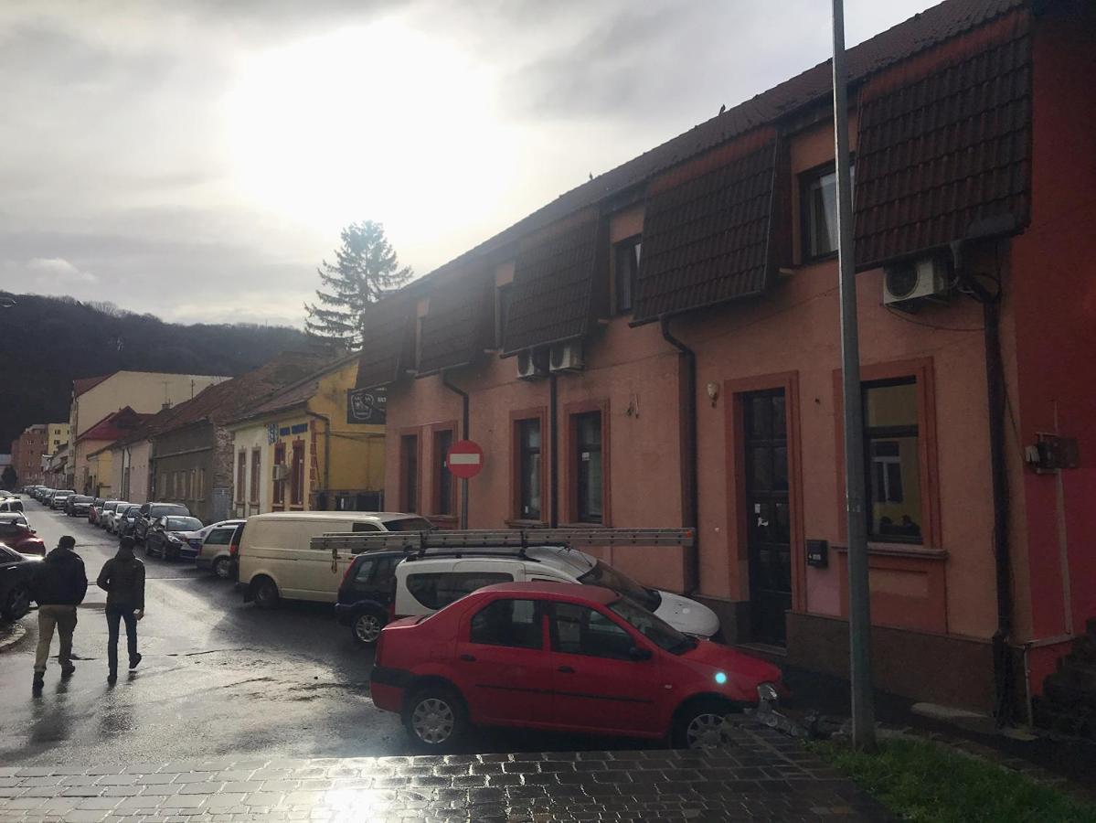 Отель Casa Pino Брашов Экстерьер фото