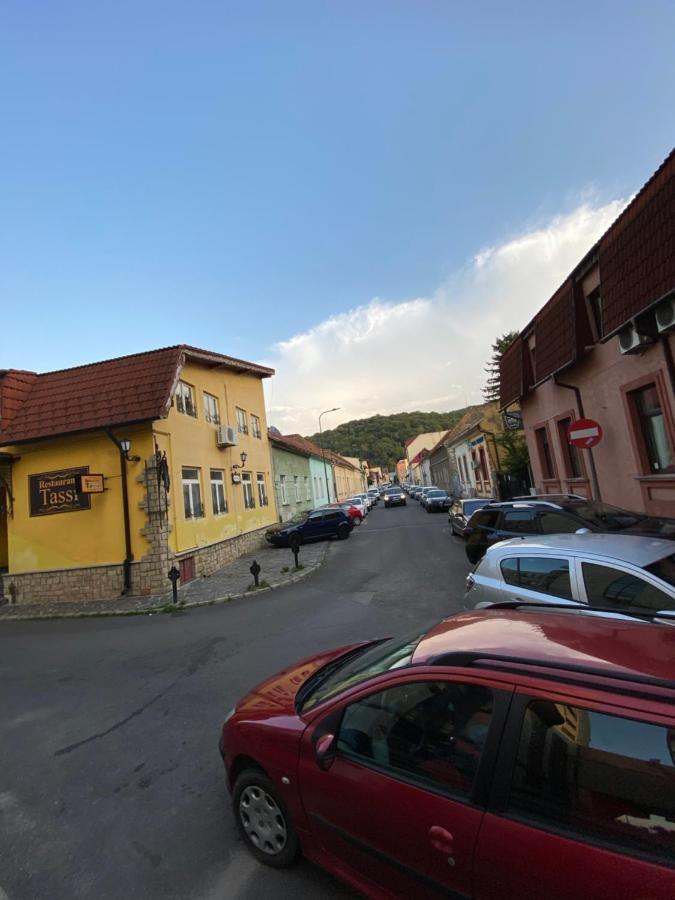 Отель Casa Pino Брашов Экстерьер фото